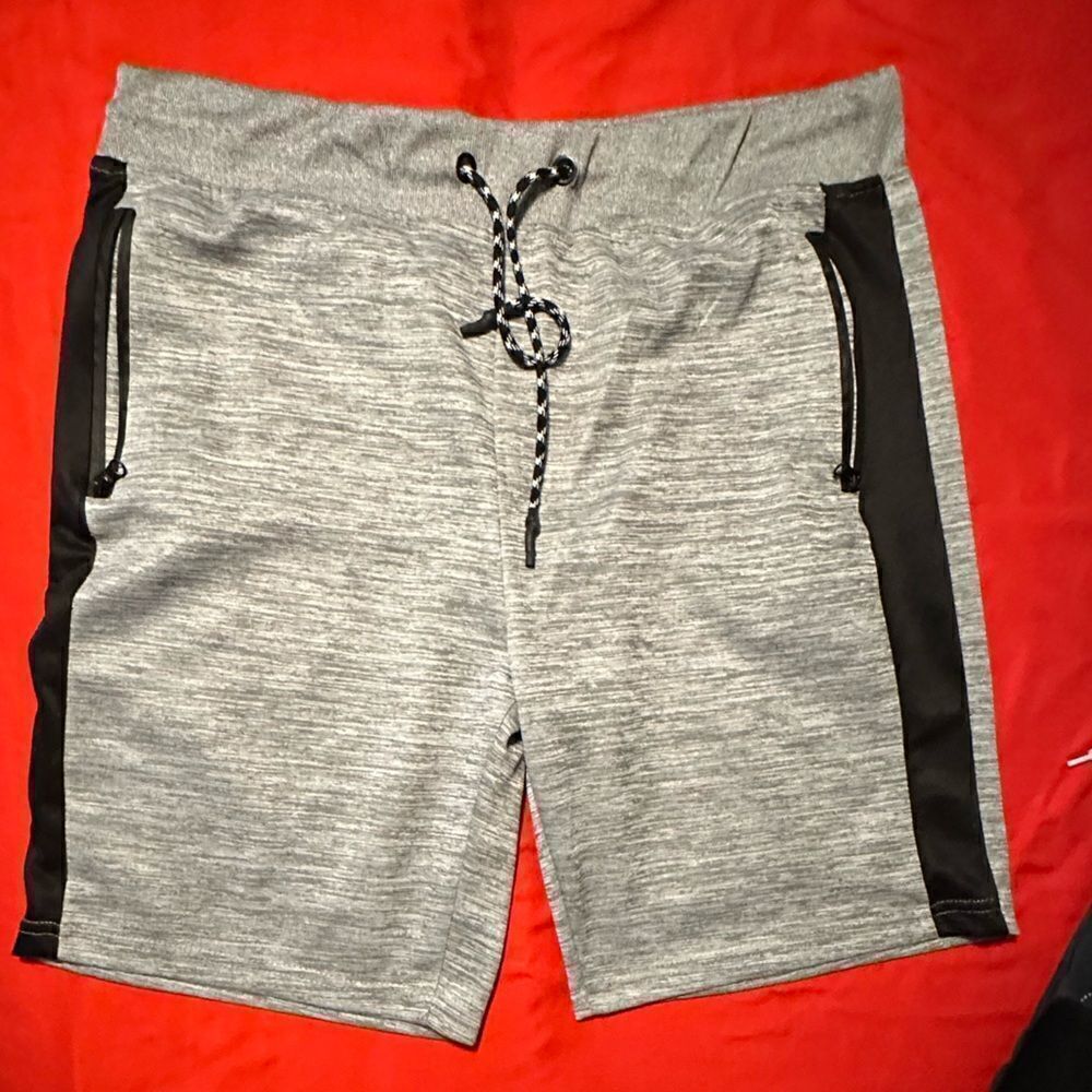 Airwalk EUC Gray shorts